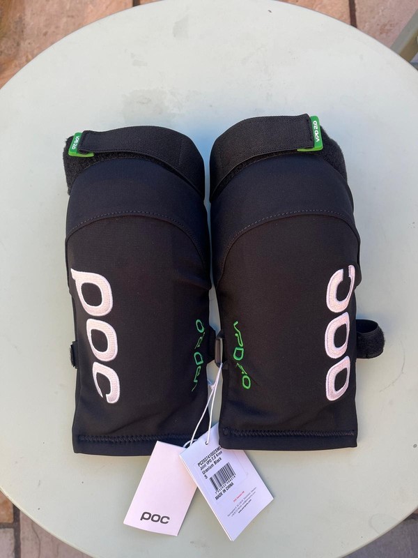 POC Joint VPD 2.0 Knee knee pads - black, size small. Brand new with box