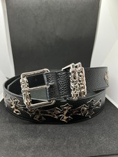 Chrom Stil Y2K schwarze Herzen Gürtel mit Kreuzen und detaillierter silberner Schnalle 42 Zoll