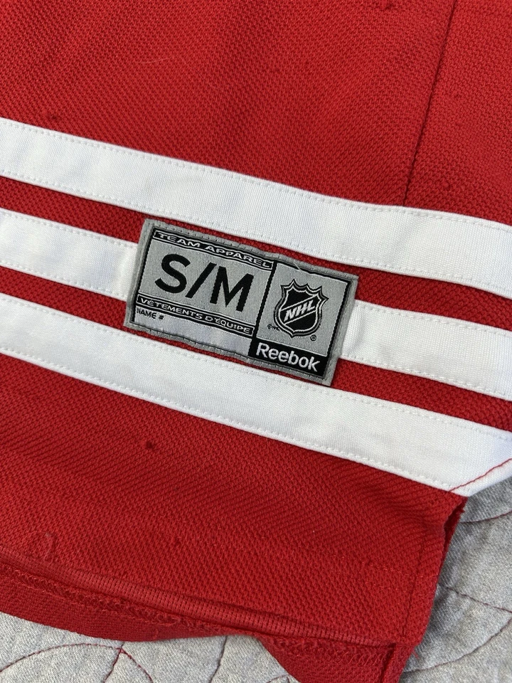 Camiseta deportiva de retiro Detroit Redwings #19 Steve Yzerman 2007 Reebok NHL/Talla S/M Foto 2 de 4