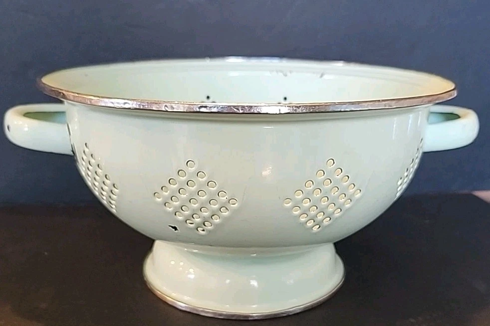 Vintage Enamel Colander Strainer Mint Green Diamonds Flower Pattern 10"