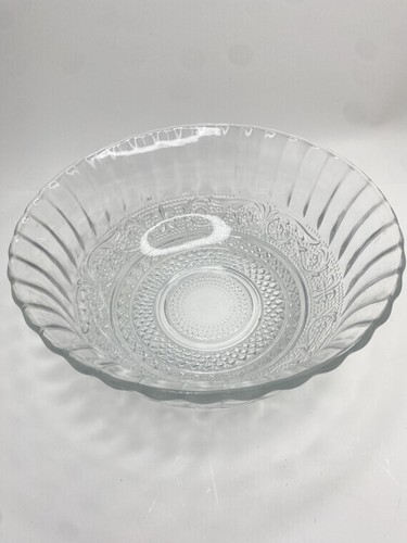 VTG KIG Malaysia Fleur De Lis Pressed Glass Trellis Serving Vegetable Bowl VGC