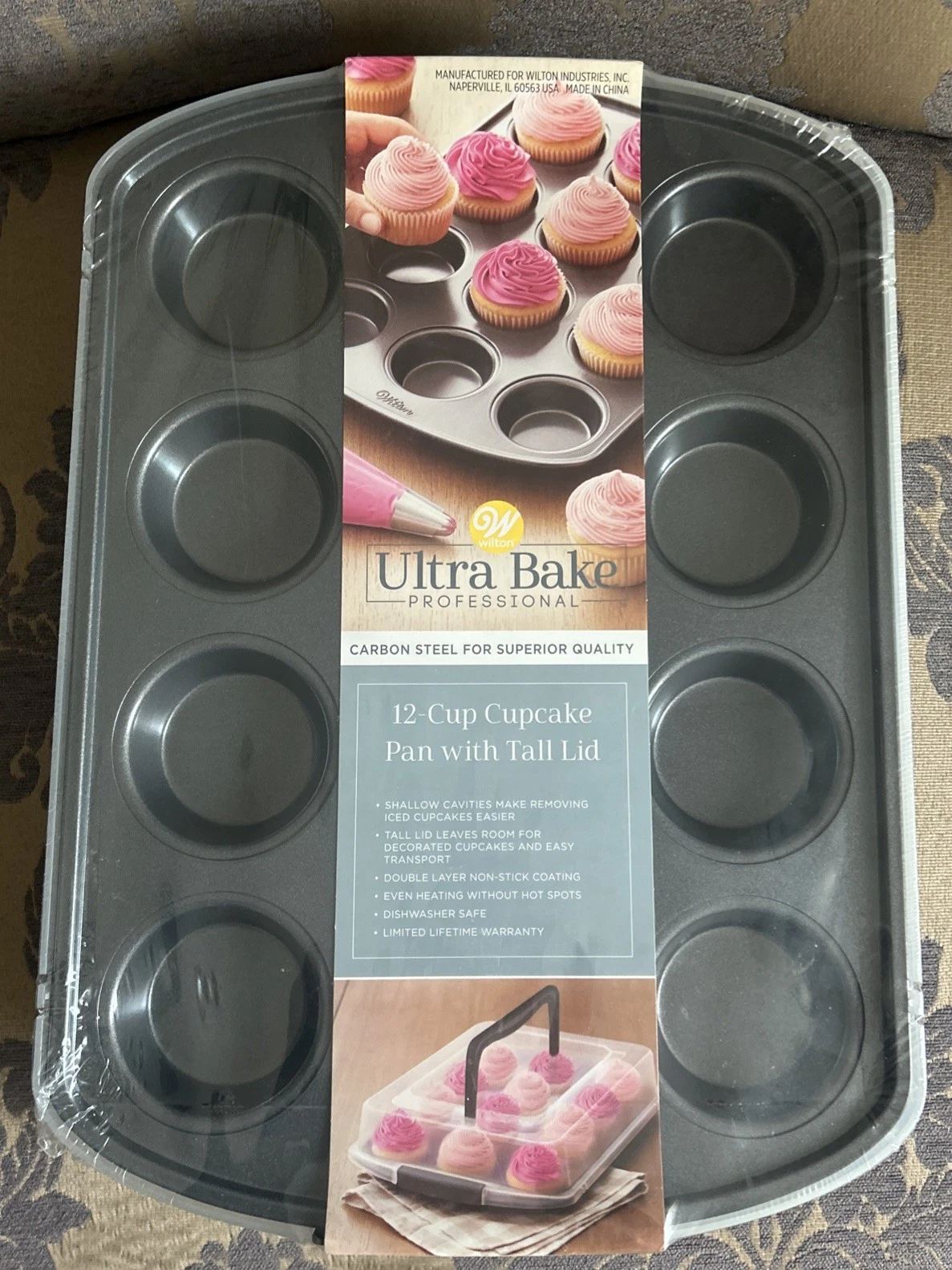 Wilton 12 Cup Cupcake pan With Tall Lid Ultra Bake Professional Carbon Steel