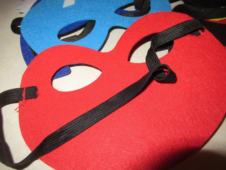 25 Pc Superhero Batman Spiderman Captain America Cosplay Party Felt Eye Masks - Image 3 of 4