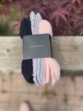 LA Active Fuzzy Grip Socks 3pack