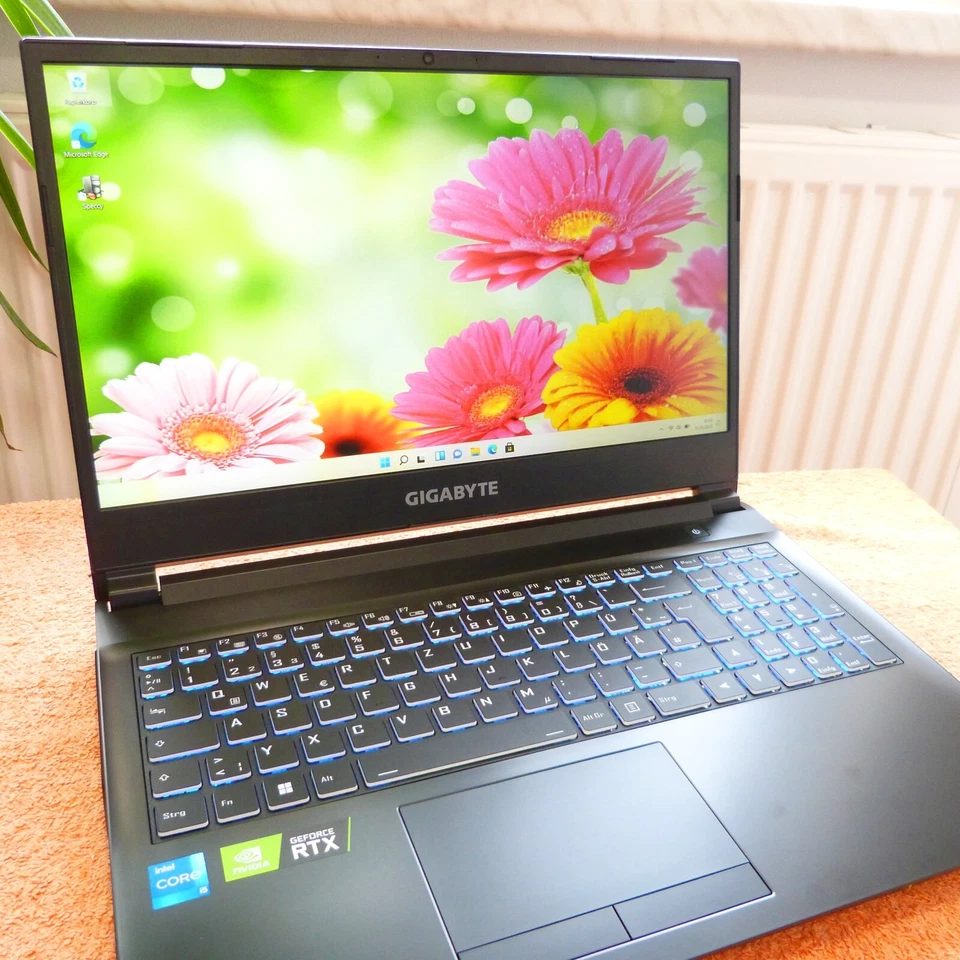 GigaByte G5 KD 15Zoll 144Hz  GAMING RTX l 64GB RAM  1TB SSD Windows 11 HEXA i5 - Bild 2 von 4