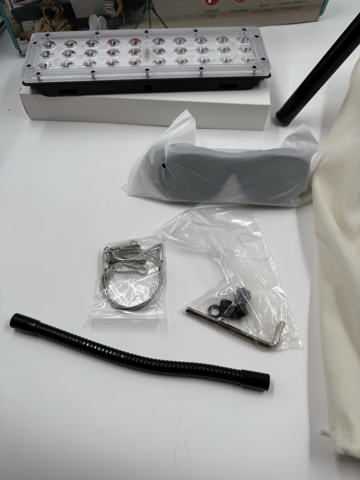 Red Light Therapy Lamp with Stand, 660nm Red & 850nm Infrared Light READ!