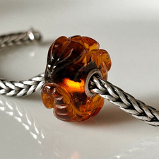TROLLBEADS Large Carved Amber Scorpion LAA 92...