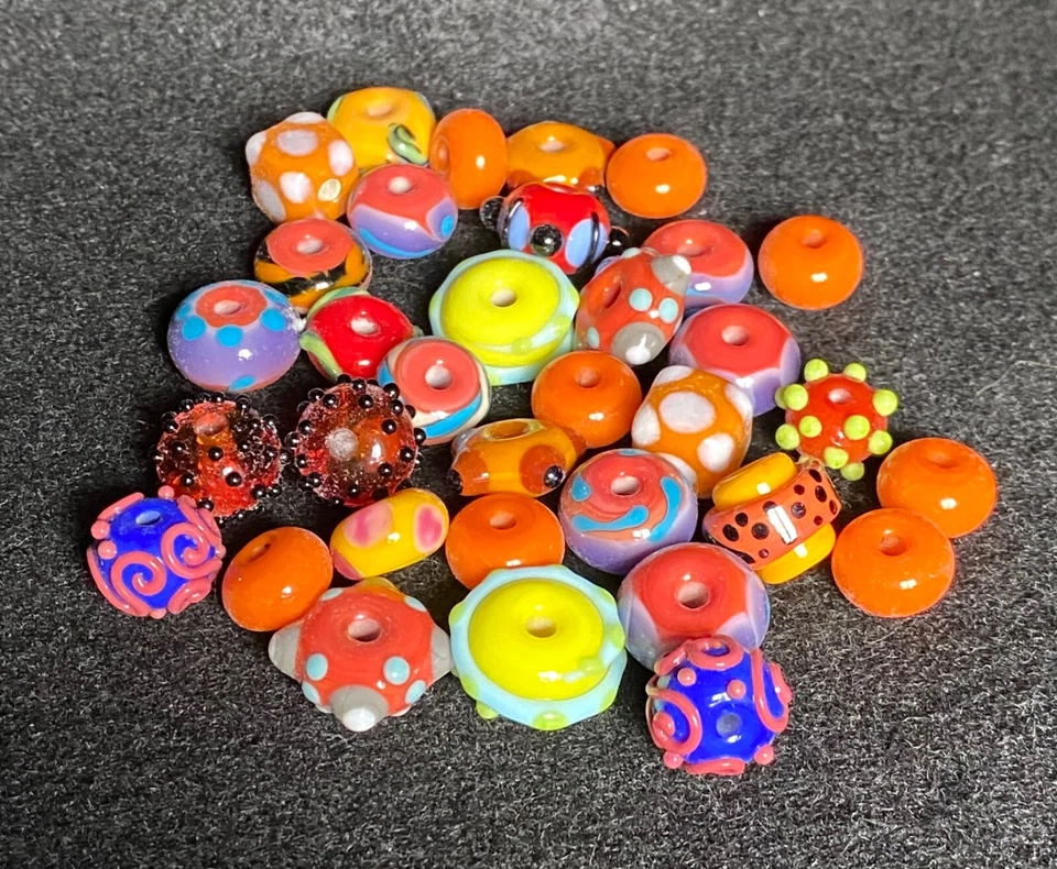 34 ¡Hermoso! ¡Cuentas de vidrio coloridas y únicas! 1/22 Foto 2 de 3