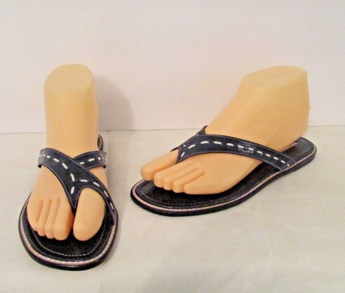 Manolo Blahnik schwarze Leder Zehentrenner Flip Flop Pantoletten flache Sandalen Schuhe 37 Italy