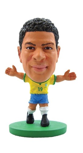 Figurine SoccerStarz - Joueur Brésilien Bernard - Sculpture Peinte à La Main, Sous Licence Officielle - Pour Collectionneurs Et Fans De Football