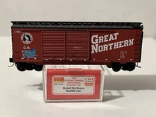 MICRO TRAINS 02-45 GREAT NORTHERN GN 40' DD BOX  GRAFFITI NSC SPECIAL RUN N