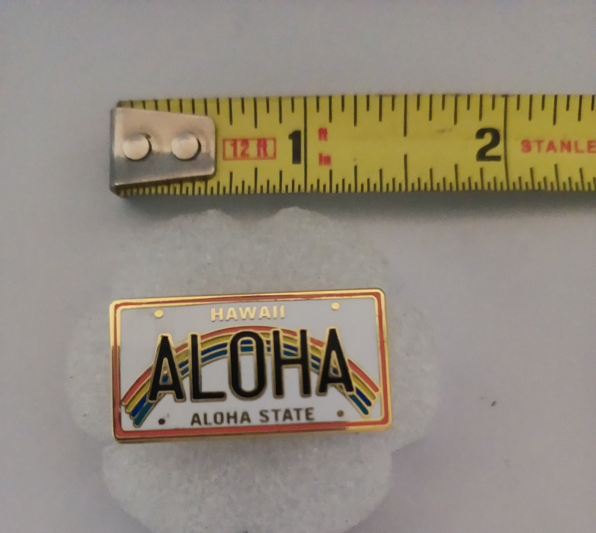 HAWAII TAG-ENAMEL PIN-SHIP ALL THE PINS YOU BUY FOR $4.99-VISIT OUR STORE