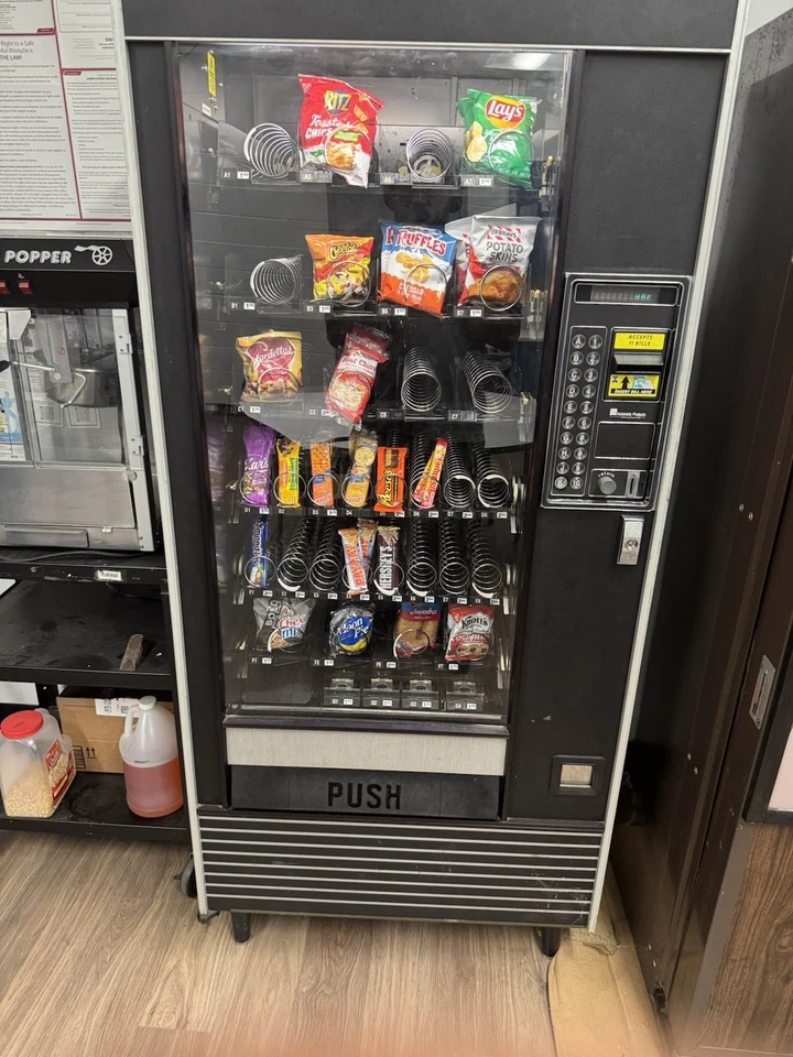 Máquina expendedora Automatic Products Snackshop 111 para máquinas expendedoras Foto 2 de 3
