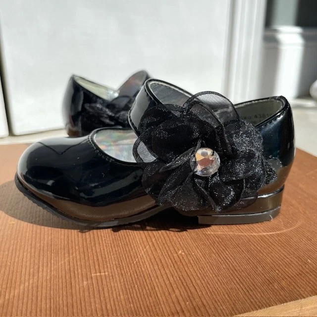 Laura Ashley Toddler Mary Jane Black Flat With Bow Faux Patent Leather SIZE 5 - Image 2 of 4
