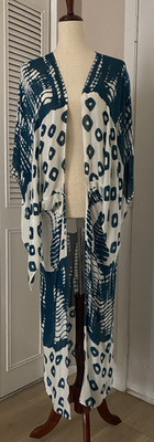 Anna & Ava Women s Kimono Coverup One Size Blue And White Print NWT