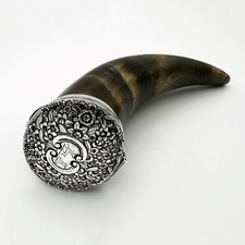 GEORGIAN SCOTTISH SILVER MOUNTED RAMS HORN SNUFF MULL CRESTED c1810