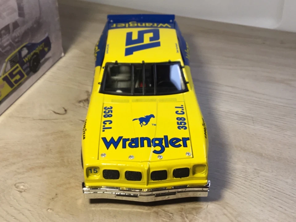 Raro 1:24 Dale Earnhardt #15 WRANGLER 1979 BUSCH DAYTONA VENTURA DieCast NASCAR Foto 2 de 4