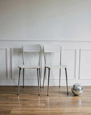 Alma, la chaise en formica grise N°602