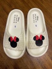 Disney Minnie Mouse Women  s Slide Sandals - Cream with Minnie logo Size 8