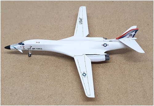 Dragon Wings 1/400 Scale Aircraft 56310 - B-1B Lancer Test Program USAF - Picture 3 of 5