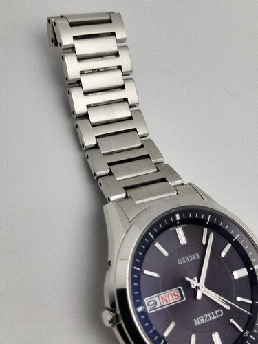 Citizen Exceed Eco-Drive Jour Date Titane Noir Argent Rond Solaire Montre Hommes - Photo 5 sur 10