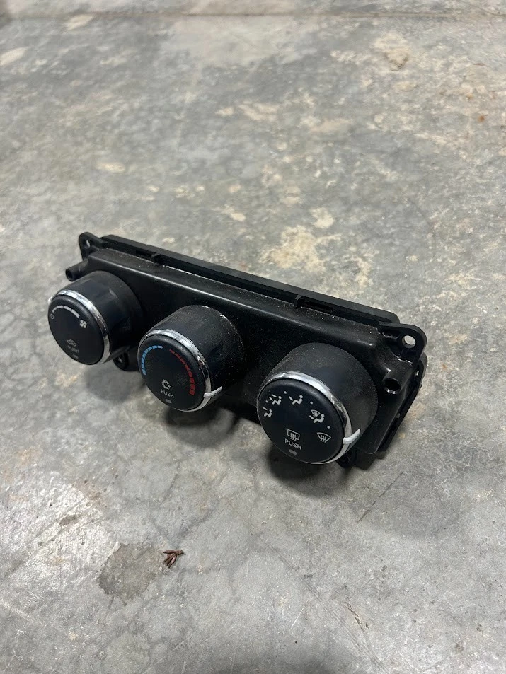 Jeep Liberty 2008-2009 calefacción aire acondicionado temperatura climatización interruptor unidad Foto 3 de 4