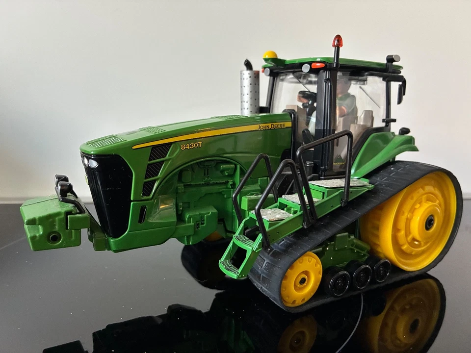 Siku 6762 Control Raupenschlepper John Deere -OVP- inkl. 2 Akkus -Rarität- - Bild 3 von 4