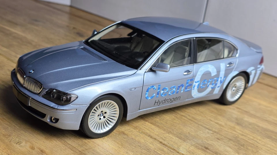 1:18 BMW 7er (E65) Wasserstoff Hydrogen H2 Kyosho Hellblau