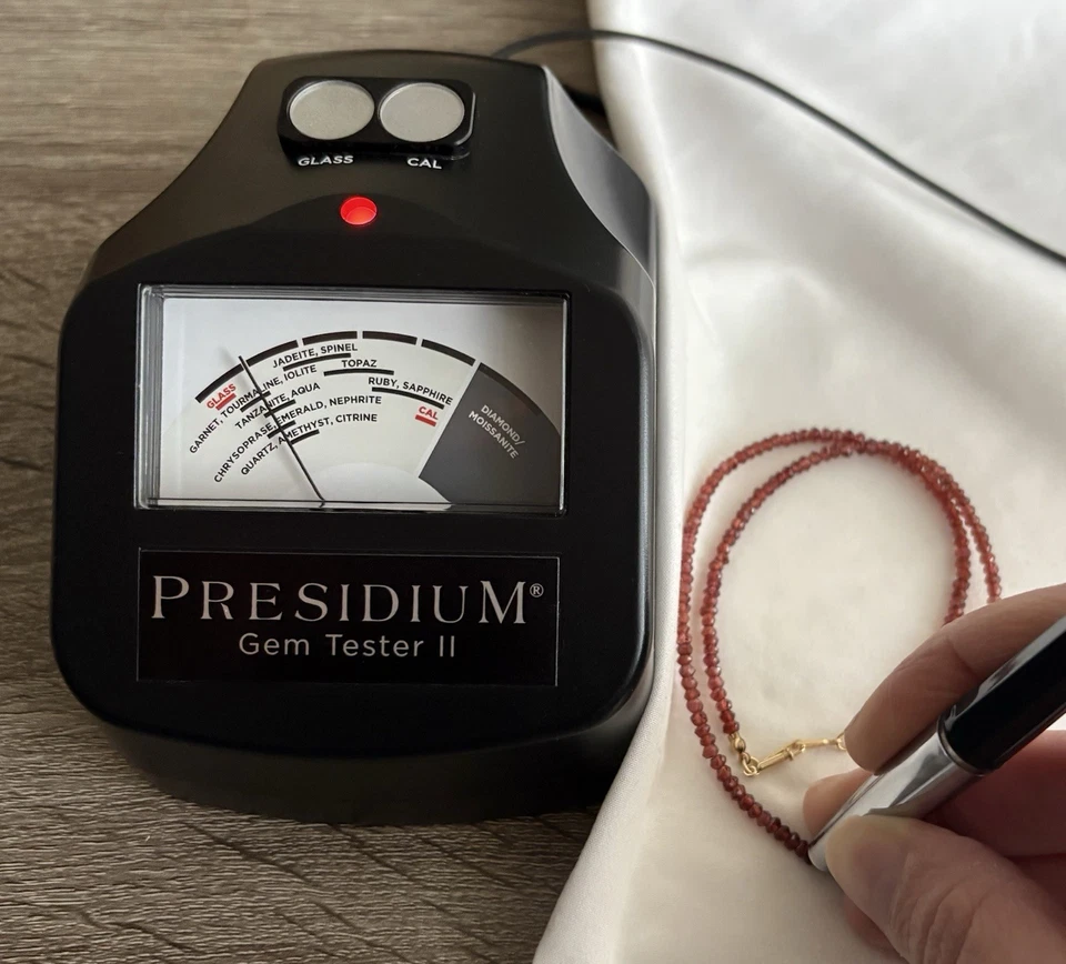 VTG 14k Gold Unique Clasp Garnet Faceted Rondelle Beaded Necklace PAT PENDING - Image 2 of 4