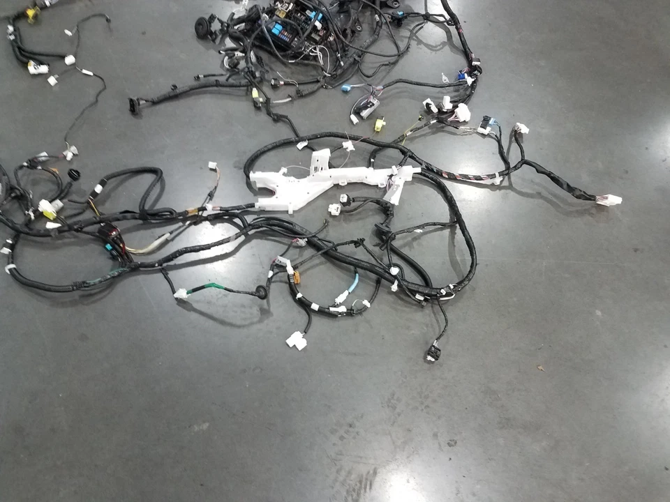 Arnés de cableado chasis Toyota Corolla GR 2025 AWD 5 k millas #0878 J6 Foto 2 de 4