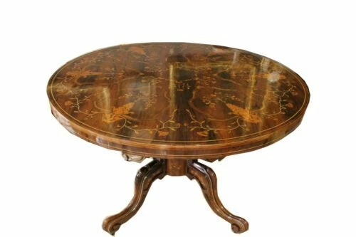 Tavoli d'antiquariato