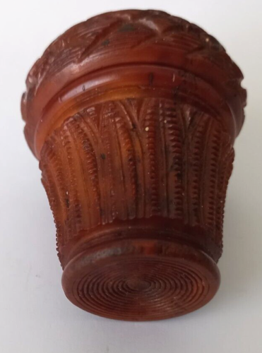 Antique Carved Treen Wood Nutmeg Grater - Picture 5 of 9