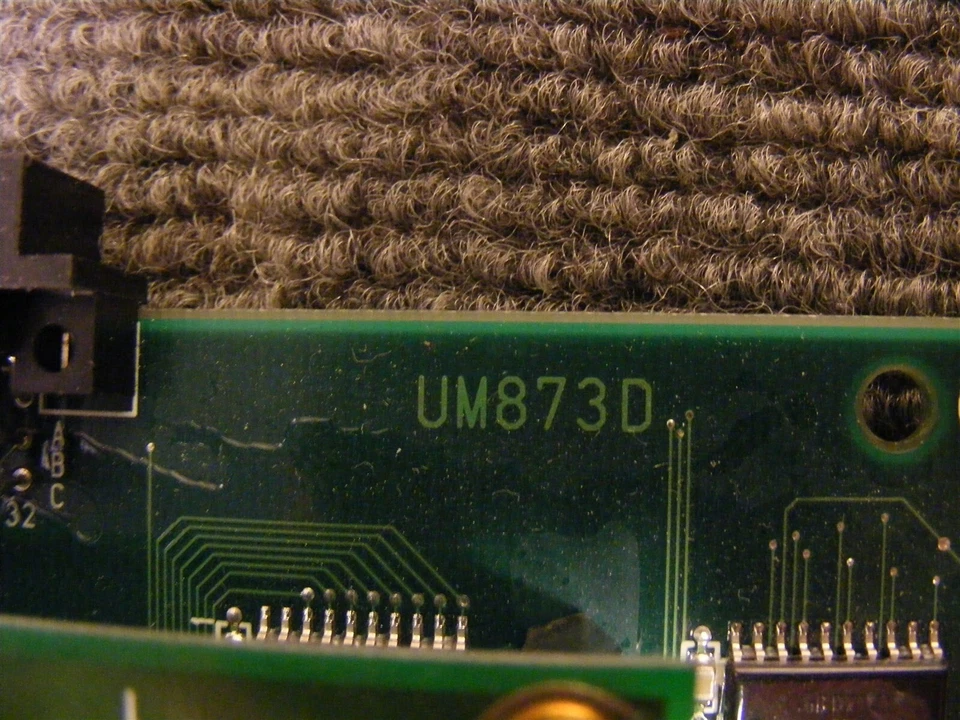 Nachi PC Control Board Cat. No. UM873D with Daughter Board UM858 - Image 4 of 4