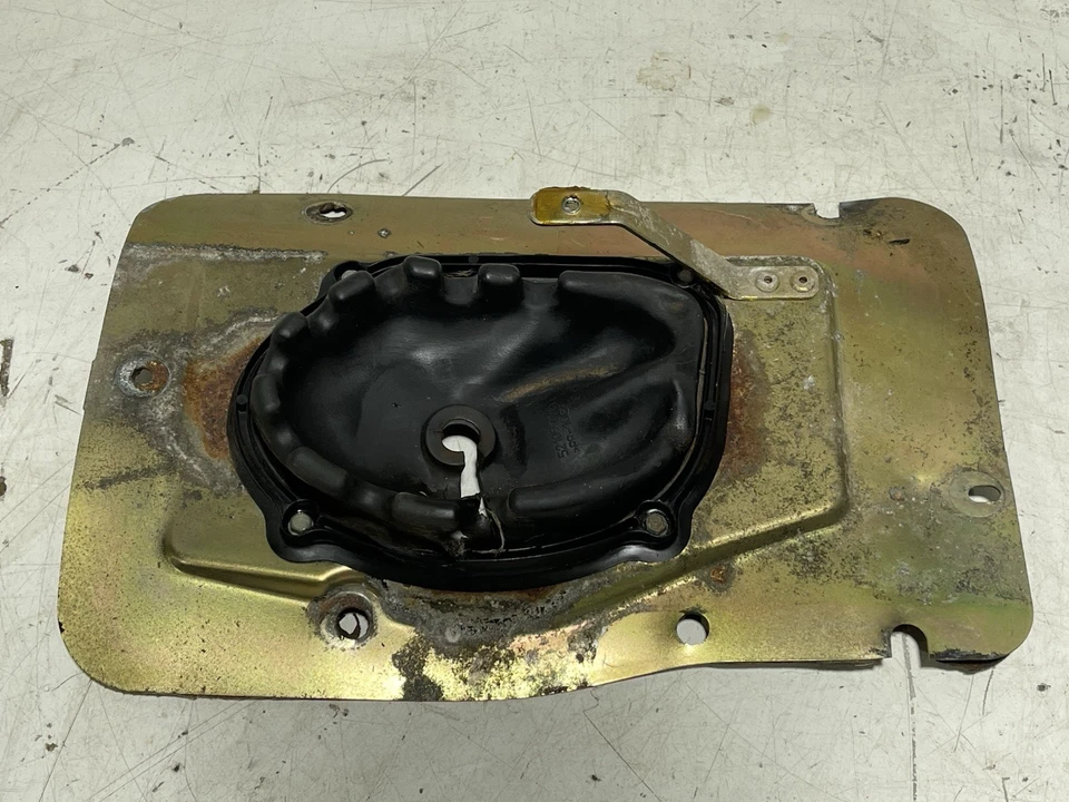 Крышка туннеля для багажника и напольного поддона с ручной внутренней передачей 03–04 Jeep TJ Wrangler 4.0 - Изображение 3 из 4