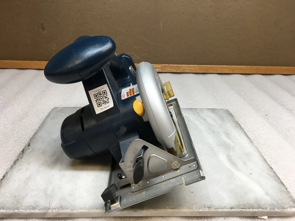 Ryobi 5 1/2 " Cordless Circular Saw 14.4v RY6201 3800 RPM with Blade - Image 4 of 4