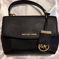 Borsa Michael Kors in pelle nera saffiano mini borsa oro MK logo e cartellino da appendere