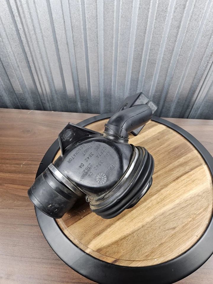 TUBO FILTRO AIRE JAGUAR XJ6 VANDEN PLAS 1994 1995 1996 1997 NBC3542CA Foto 4 de 4