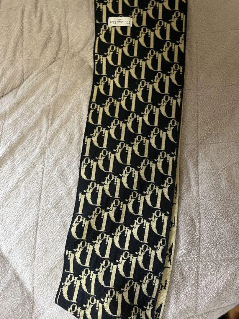 Authentique foulard Christian Dior noir beige motif trotteur du Japon