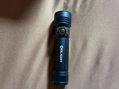 Olight Seeker 4 Pro Taschenlampe 4.600 Lumen Mitternachtsblau neuwertig mit OVP