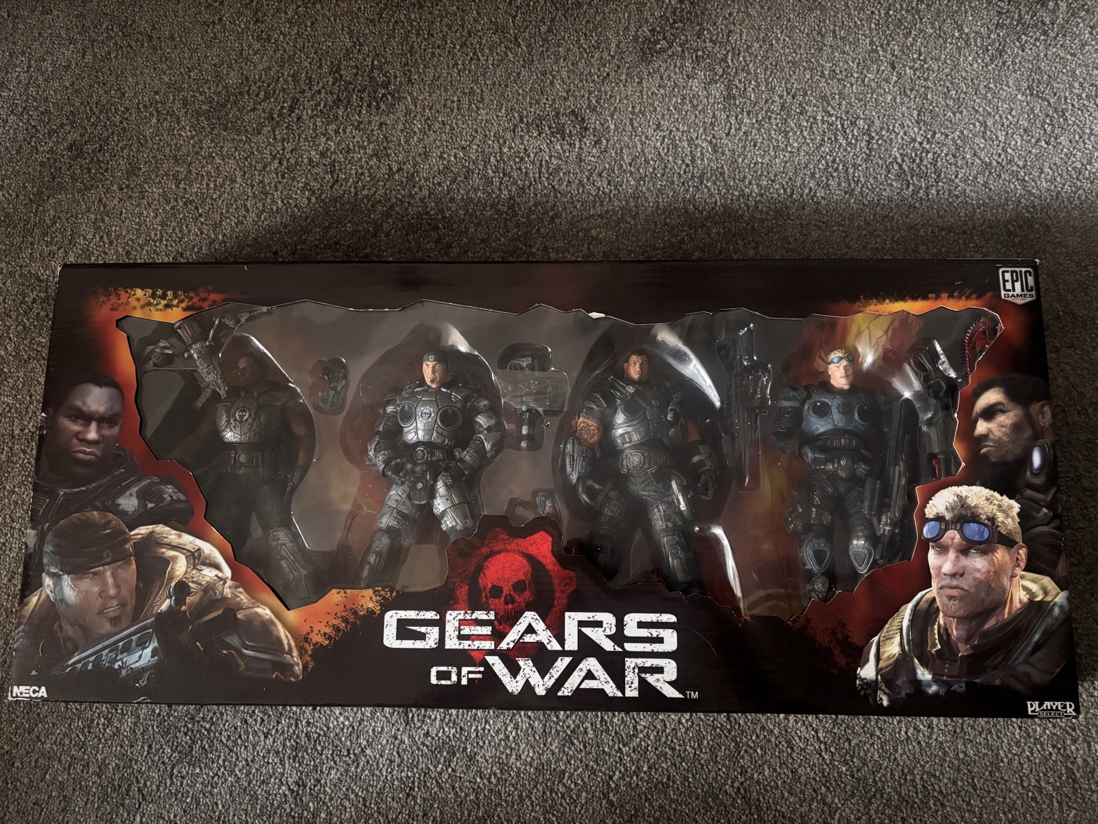 Paquete de 4 figuras de acción Neca Gears of War Fenix Cole Santiago Baird