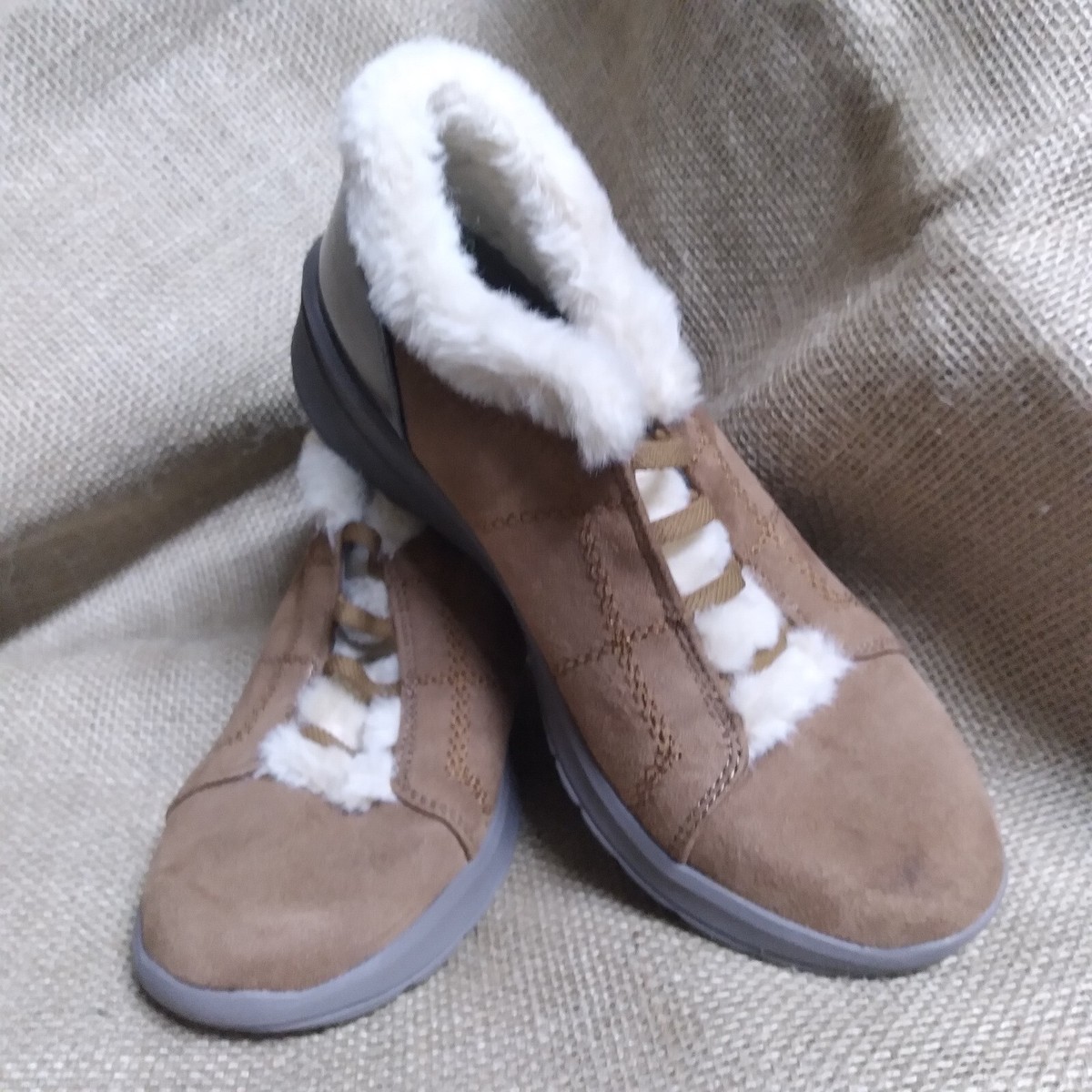 Bzees Golden Bootie Womens Size Low Top Faux Fur Tan Slip On