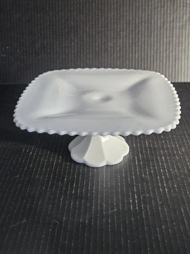 Vntg Westmoreland White Milk Glass English Hobnail 10.5" Pedestal Cake Plate