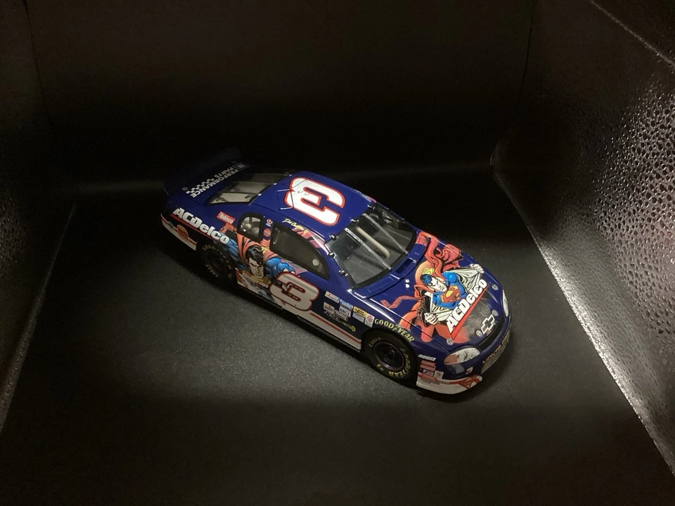 Dale Earnhardt Jr #3 AC Delco Superman 1999 Monte Carlo Elite 1/24 Foto 3 de 4