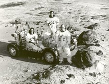APOLLO 16 CREW TRAINING LUNAR MODULE 1972 8.5X11 PHOTO