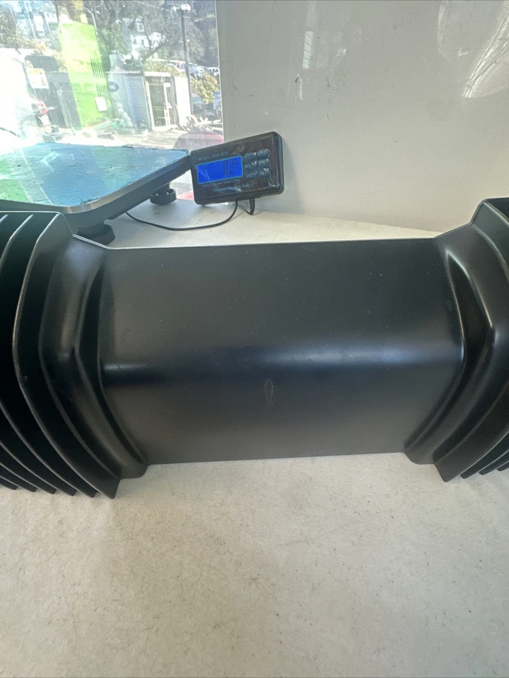 1997 Achieva Front Center Grille OEM 22548615 Foto 4 de 4