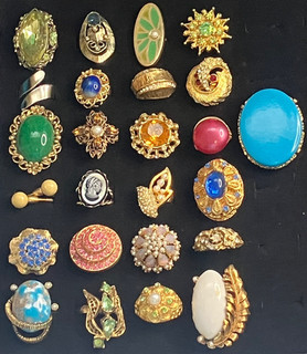 Lot (25) VTG Costume Cocktail Stones Glamour Bling adjustable rings Mid Century