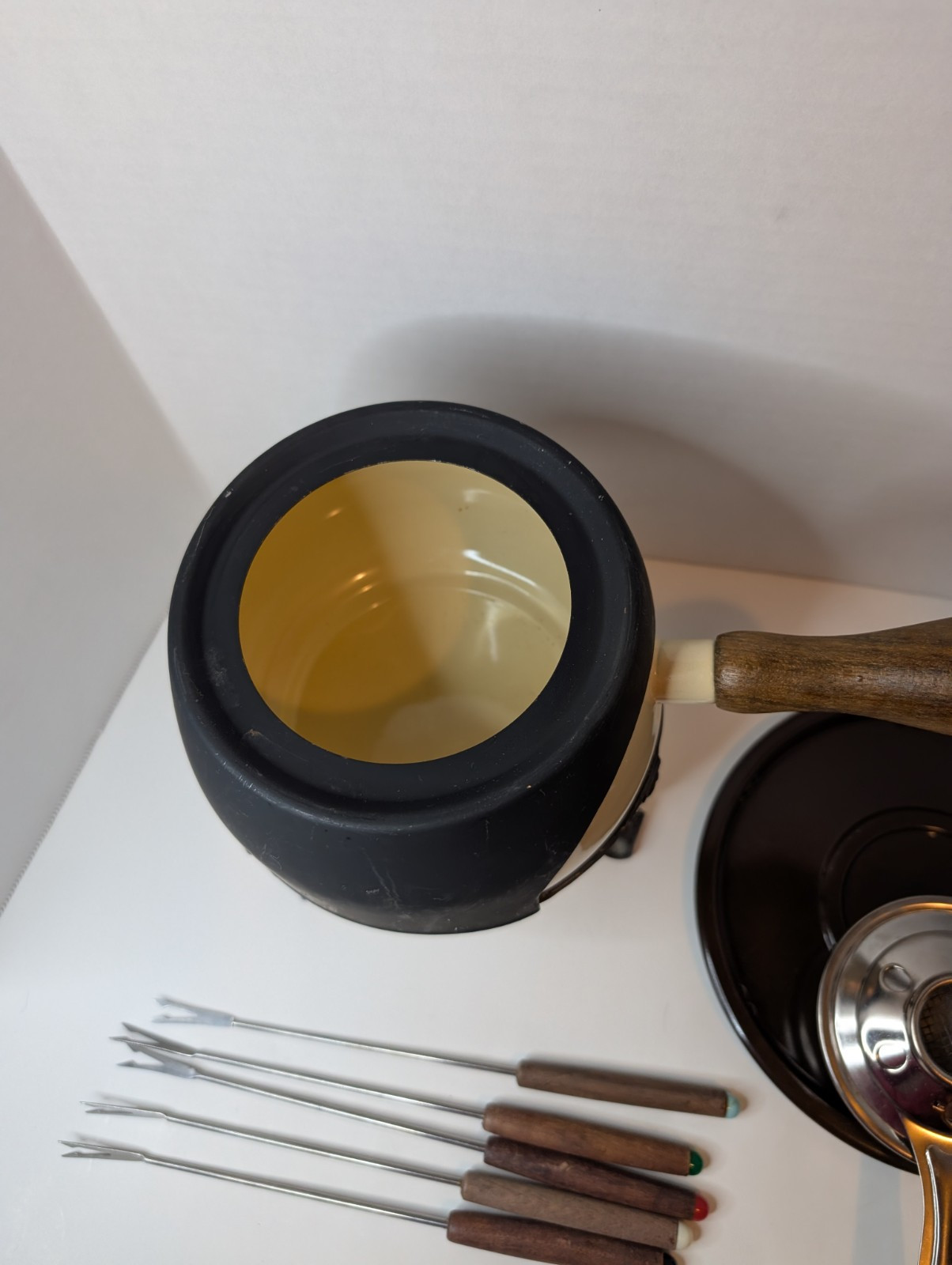  Fondue Cream Enamel Pot W/ Accessories 5 Forks Tray Vintage Kitchen  Decor 