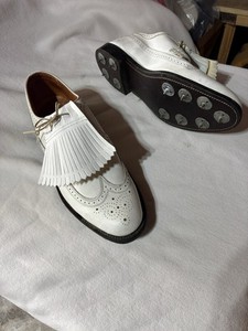 Chaussures vintage en vente (États-Unis