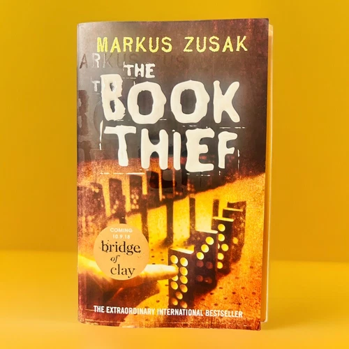 The Book Thief by Markus Zusak (2007, Trade Paperback)