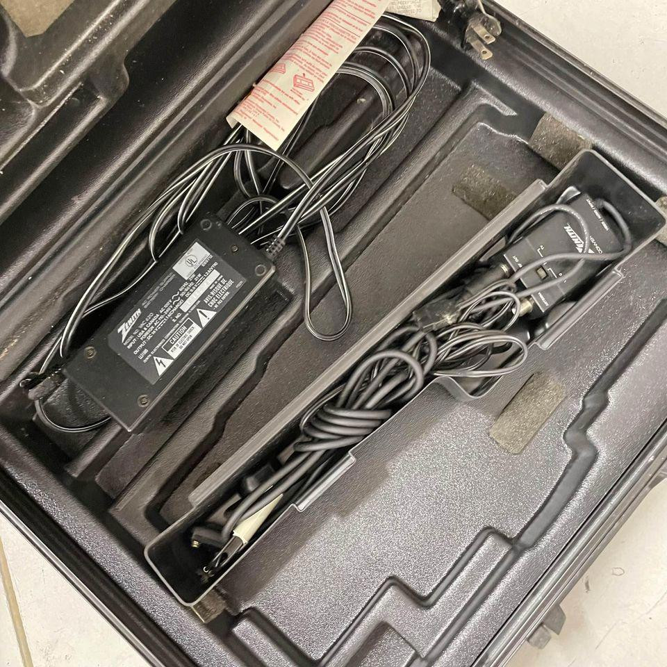 VTG Zenith Full-Size VHS Camcorder Model VM7050 No Battery Case Box UNTESTED HN